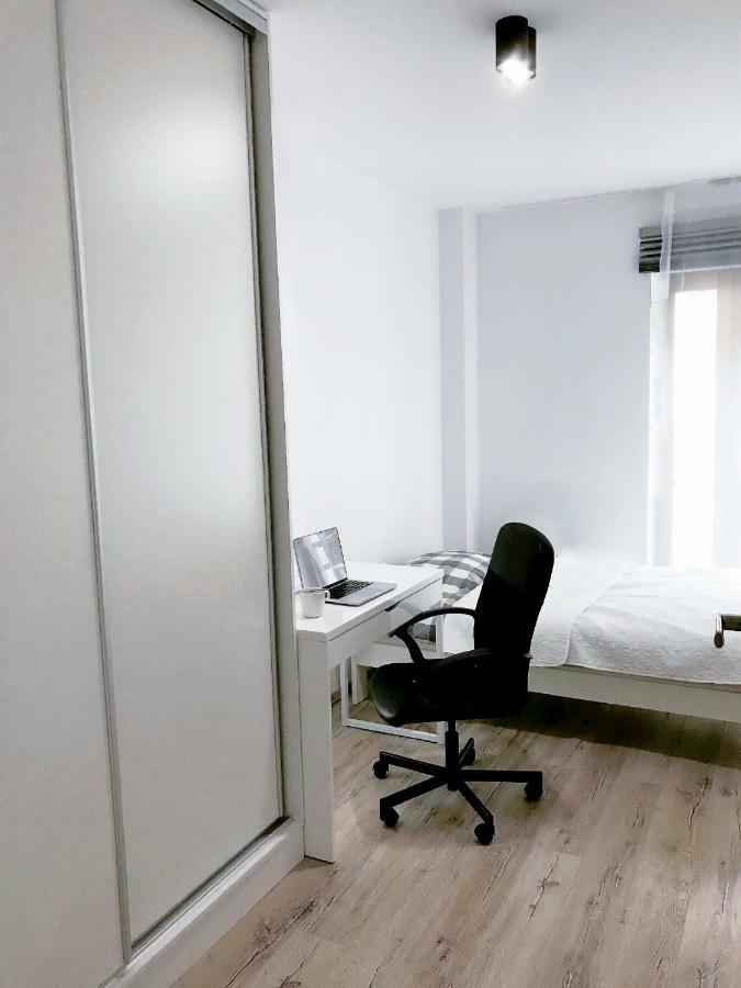 Icon Apartments Centrum 68 Wroclaw Ngoại thất bức ảnh